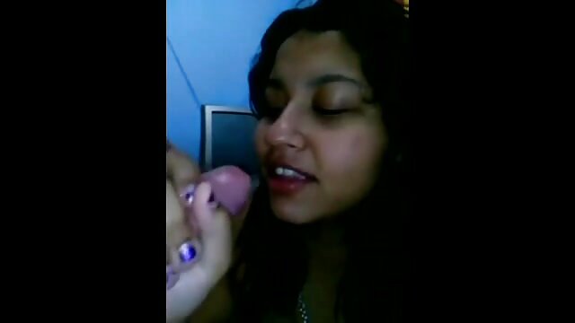 Hot girl da phim xx y đen đang chơi với cô ấy boob lớn trên trò chuyện