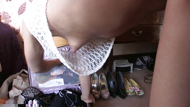 Body, Music và qhim xx Lesbo Strapon