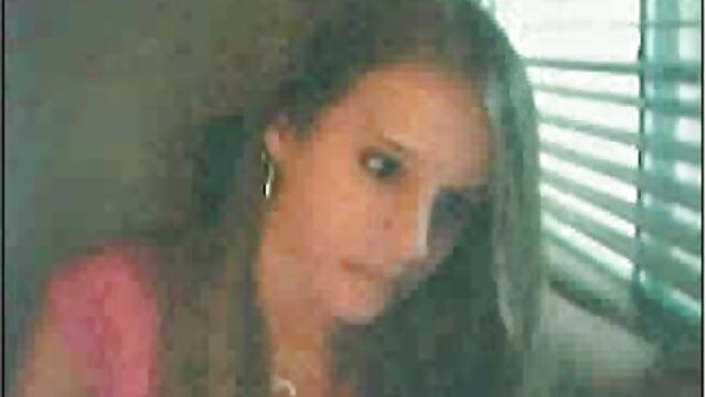 Cô gái Nhật phim xx hàn Bản đáng yêu đang chơi và phun.