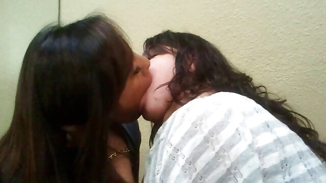 Amateur vợ hậu môn với đồ chơi và vòi phim xx vieo nước