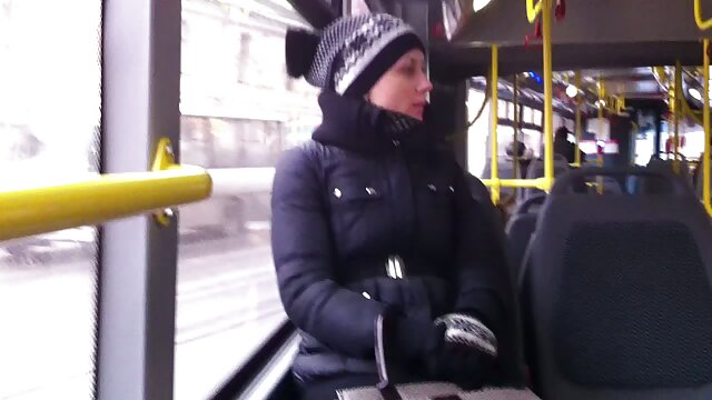 Tát lên xấu cô gái được cô ấy miệng và âm đạo làm ô uế trong fim sexxx ga ra