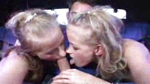 Busty người Đức xn xx e tuổi teen fucked 2