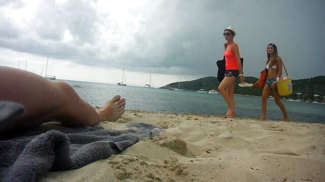 Gỗ mun Đối tượng hấp dẫn Nikki Ford mất trên một u40 xx cứng trắng vòi nước